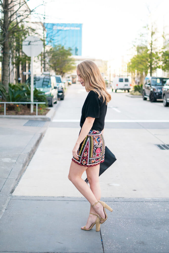 Embroidery has been such a hot spring trend. This skirt (under $30!) is such amazing quality, and the perfect fit. Embroidery perfect for a fun date night out, or spring day with your friends.