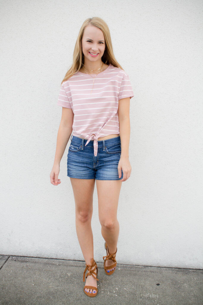 This tee comes in a ton of colors, and I have my eye on the yellow one! For only $11 you might as well order all the colors right? Such a good basic weekend tee and I know this is going to be my new closet favorite | The Blonder Life