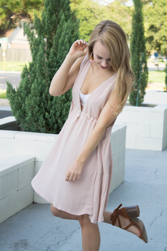 When it comes to my favorite style of dresses I always gravitate towards flowy and boho. Sharing 2 boho styled dresses that are affordable and so cute | The Blonder Life