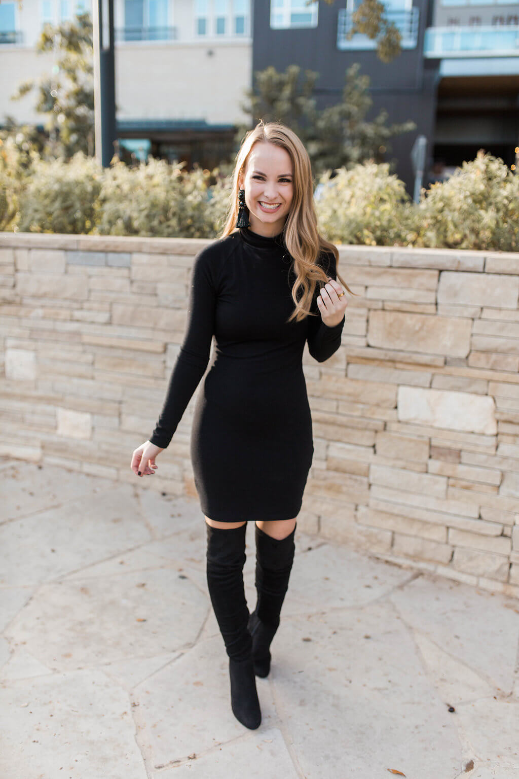 Black turtleneck bodycon dress that is the perfect closet staple. Little black dress perfect for winter | The Blonder Life