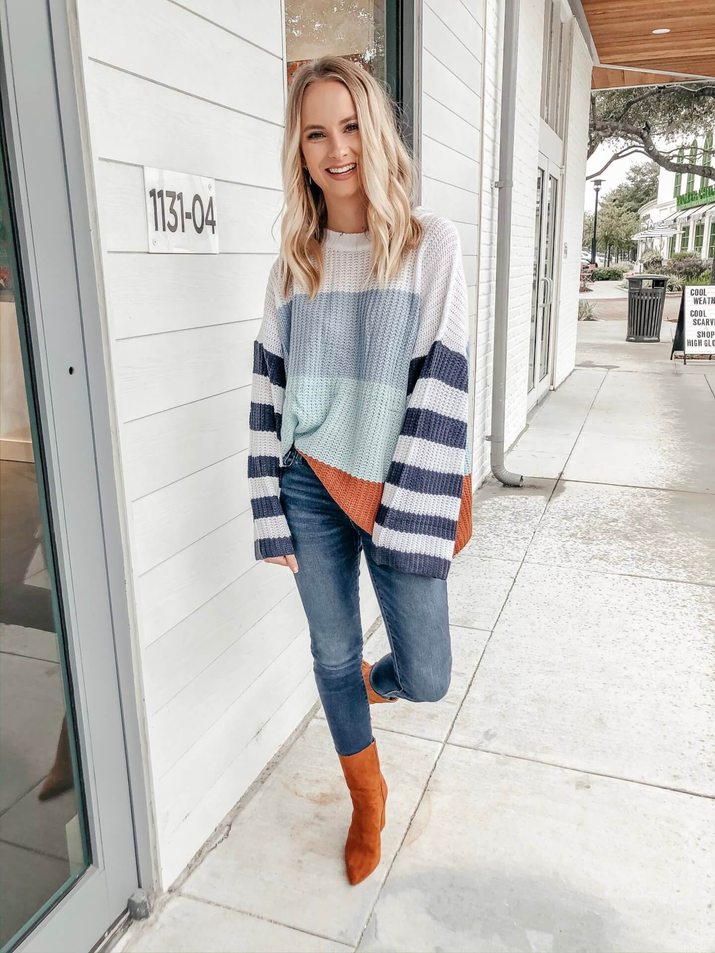 Thanksgiving outfit ideas 2019. Casual Thanksgiving ideas. What to wear this year for Thanksgiving. The Blonder Life