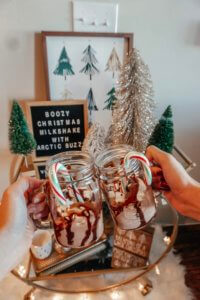 Boozy Holiday Milkshake Recipe with Arctic Buzz. Perfect boozy holiday drink recipe. Drink recipe for all Christmas party needs. The Blonder Life