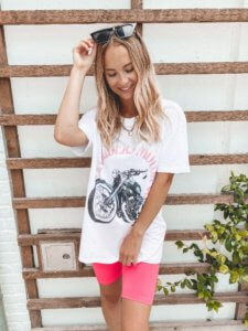 Trends I'm loving this summer. Summer 2020 trends. Jewelry trends, biker shorts, graphic tees, summer trends. Summer fashion inspiration for 2020. The Blonder Life
